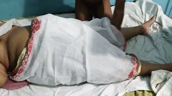 Tamil Aunty Sleeping Without Blouse Gets Fucked By Neighbor Guy