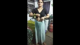 Sexy Telugu Aunty Peeling Off Her Clothes Revealing Everything