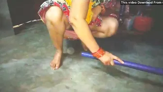 Sweeping Aunty Getting Seduced And Fucked In Empty Apartment