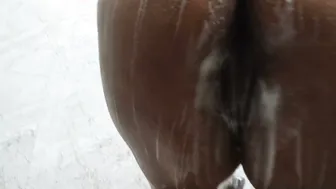 Desi Aunty Caught Naked In Bathroom Getting Fucked Wet