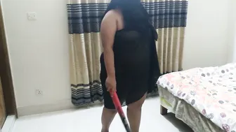 Young Neighbor Fucking Tamil Aunty While She Sweeps In Dress