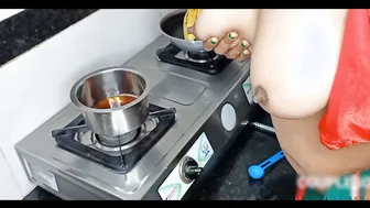 Busty Housewife Brewing Coffee Topless Before Morning Fucking