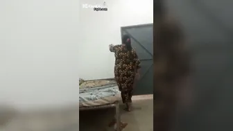 Married Pakistani Aunty Cheating With Neighbor In Her Bedroom