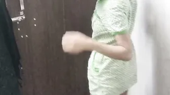 Desi Aunty Getting Seduced By Delivery Guy And Fucked At Home