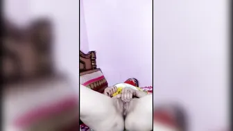 Desi Aunty Doing Private Cam Show Exposing Her Naked Body