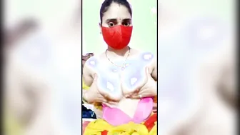 Desi Aunty Doing Private Cam Show Exposing Her Naked Body