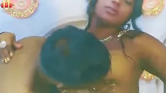 Busty Saree Aunty Flashing Her Huge Natural Boobs In Public