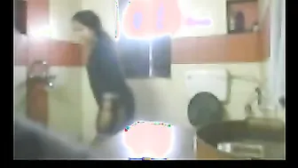 Married Aunty Bathing Caught On Hidden Camera Showing Curves