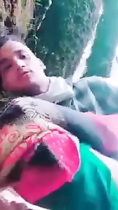 Risky Outdoor Quickie With Horny Aunty Behind The Old Temple