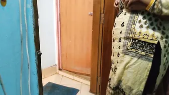 Tamil Neighbor Aunty Getting Fucked While Cleaning His House