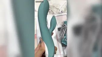 Desi Babe Fingering Herself On Cam Showing Off Her Tight Body