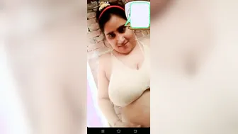 Chubby Paki Aunty Stripping Naked Showing Everything On Camera