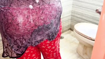 Horny Aunty Pulling Me Into The Bathroom For A Quick Fuck Session
