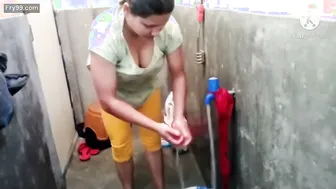 Busty Married Aunty Teasing While Washing Showing Hanging Tits