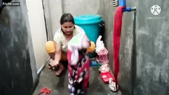 Busty Married Aunty Teasing While Washing Showing Hanging Tits