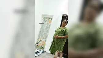 Thick Curvy Aunty Spreading Wide Getting Her Pussy Eaten Good