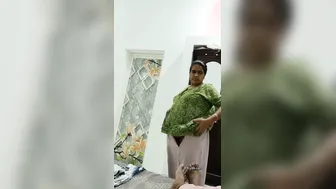 Thick Curvy Aunty Spreading Wide Getting Her Pussy Eaten Good