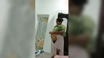 Thick Curvy Aunty Spreading Wide Getting Her Pussy Eaten Good