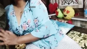 Horny Aunty Dancing Dirty With Servant Boy Groping Her Big Tits