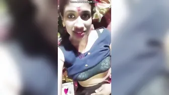Mature Desi Woman Flashing Her Heavy Boobs On Camera Privately