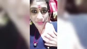Mature Desi Woman Flashing Her Heavy Boobs On Camera Privately
