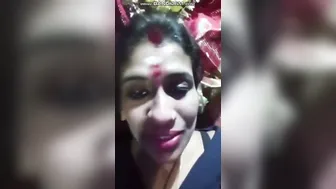 Mature Desi Woman Flashing Her Heavy Boobs On Camera Privately