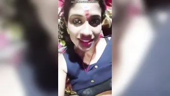 Mature Desi Woman Flashing Her Heavy Boobs On Camera Privately
