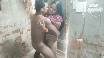 Stripping Neighbor Aunty Naked And Fucking Her Raw In Bedroom