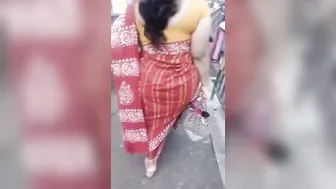 Aunty Shaking Her Thick Ass In Saree Before Getting Fucked
