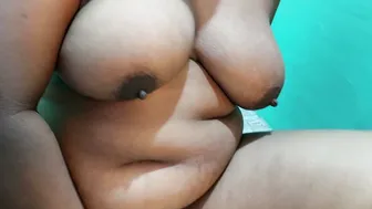 Tamil Aunty Pinching Nipples And Rubbing Her Dripping Pussy