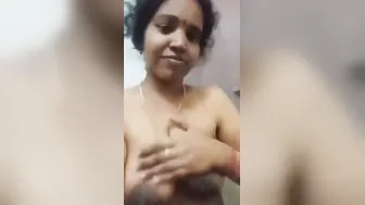 Tamil Aunty Recording Herself Nude In Private Selfie Video Clip