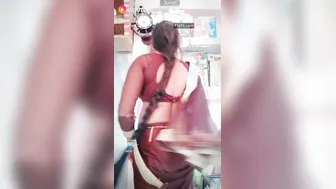 Naughty Aunty Showing Off Her Curves In Bedroom Mirror Selfie