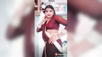 Naughty Aunty Showing Off Her Curves In Bedroom Mirror Selfie