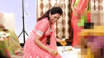 Married Aunty Cleavage Slipping Out While Cooking In Kitchen