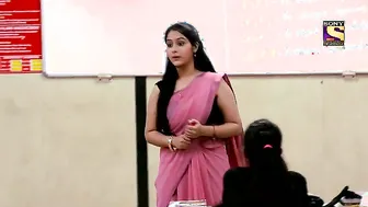 Desi Girl In Saree Teasing With Married Aunty Next To Her