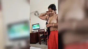 Tamil Aunty Changing Dress Caught Naked Talking Dirty In Hotel