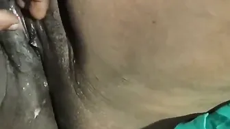 Thick Aunty Moaning Loud Getting Her Pussy Massaged And Fingered