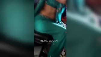 Aunty Teasing Everyone Flashing Her Sexy Navel On Crowded Bus