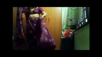 Telugu Mature Aunty Getting Dressed After Hot Shower Caught