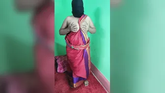 Village Aunty Removing Red Saree Fingering Deeply Moaning Loud