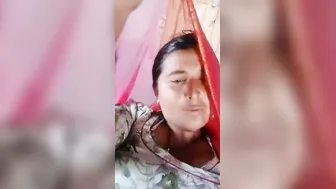 Mature Aunty Spreading Wide Showing Everything She Has For Me