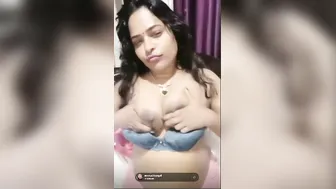 Busty Aunty Stripping Bare In Private Video Call Showing All