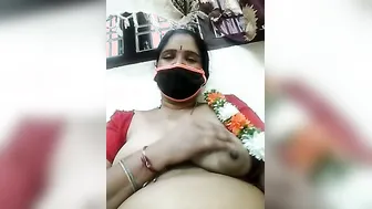 Horny Indian Aunty Stripping On Webcam Showing Off