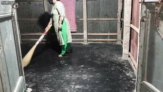 Grabbing My Desi Aunty From Behind Taking Her Ass In Bedroom