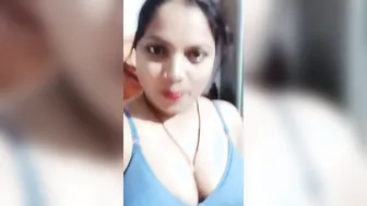 Horny Married Woman Touching Herself In Nude Selfie