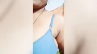 Horny Married Woman Touching Herself In Nude Selfie