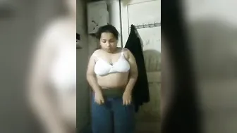 GF Showing Perfect Boobs While Bathing Behind Door