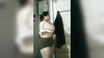 GF Showing Perfect Boobs While Bathing Behind Door