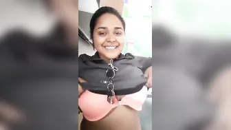 Desi GF Exposing Her Massive Boobs In Selfie Video