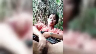 Desi GF Spreading Pussy Outdoors In Risky Selfie Vid